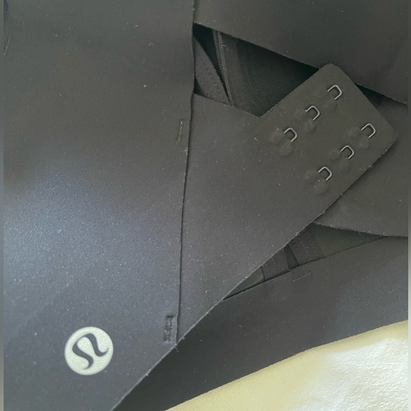Black Lululemon bra - Picture 2 of 5